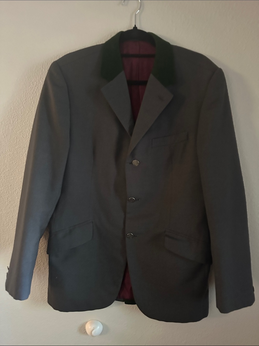 Men's Gray Sport Coat with Dark Green Velvet Contrast Collar